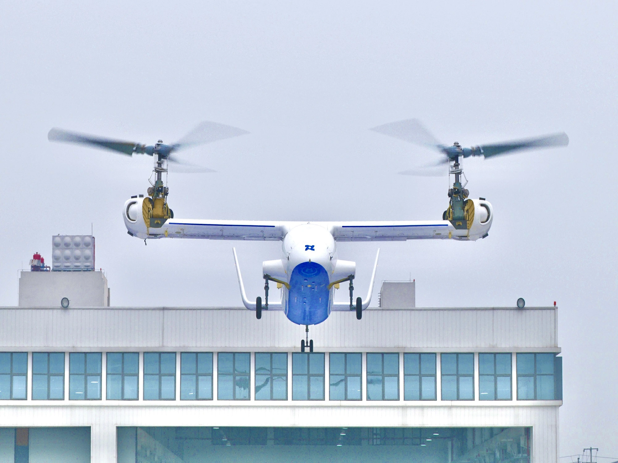 完全自主研製 全球首款6噸級傾轉旋翼飛行器在四川什邡首飛