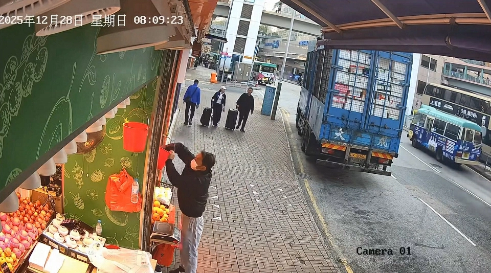 有片〡上水生果店險遭偷竊 店主拍片交警處理
