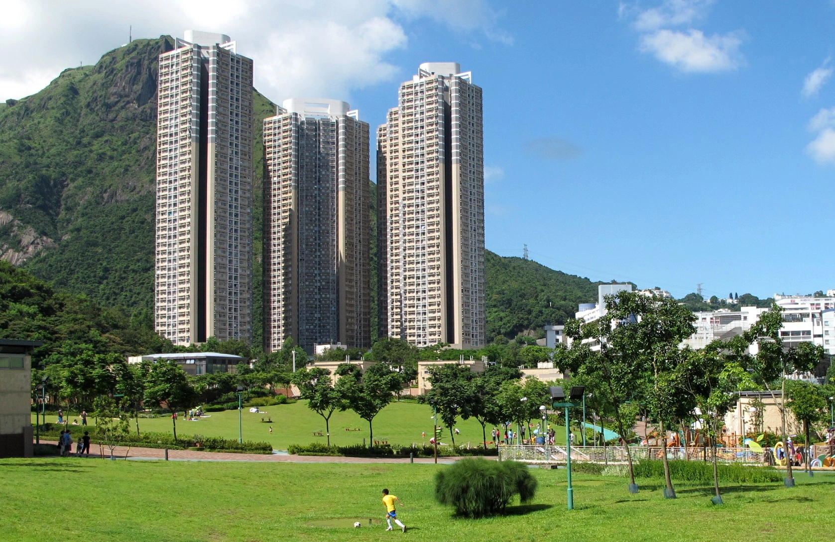 東九龍彩興路地周五截標 料成交價16億左右