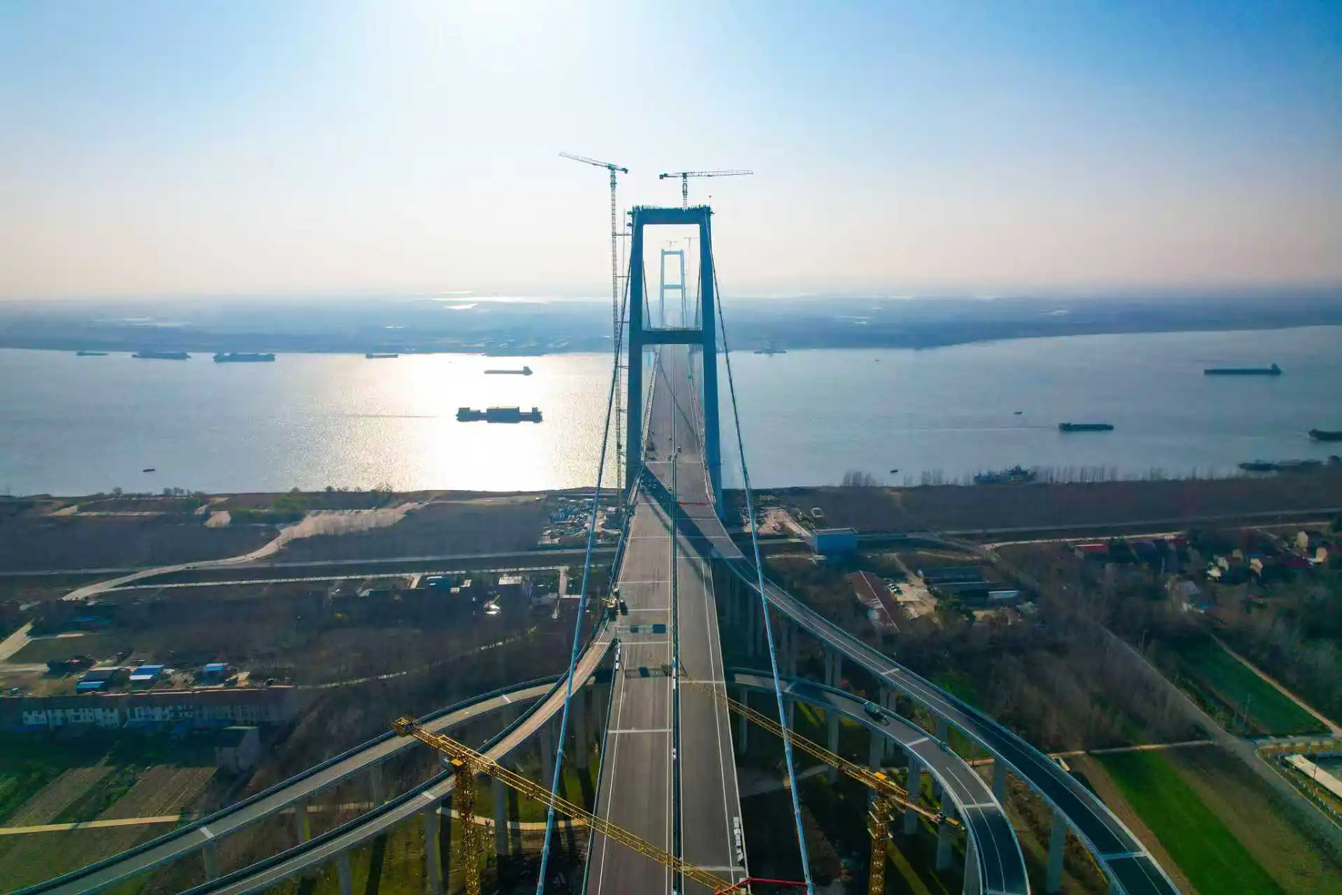 雙柳長江大橋項目順利通過交工驗收