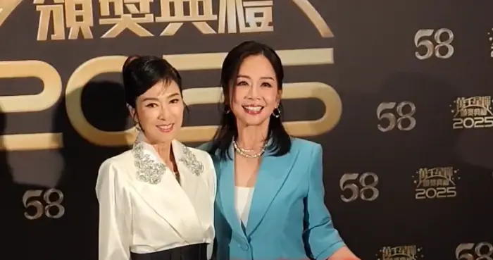 有片丨TVB頒獎禮 米雪陳松伶頒發「飛躍進步男女藝員獎」