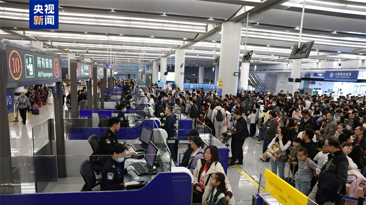 經港珠澳大橋珠海公路口岸出入境人數累計超1億人次