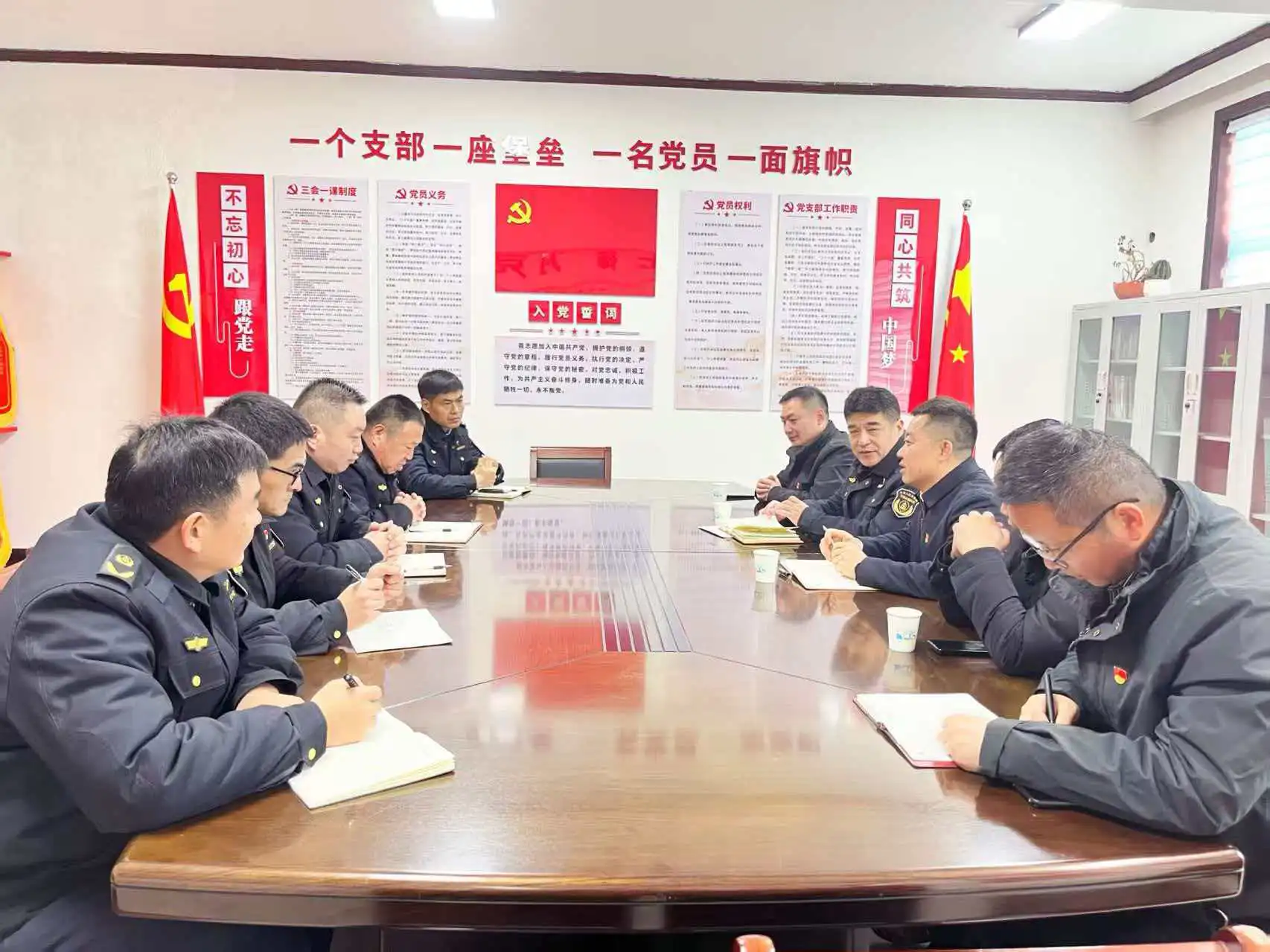 周口出租汽車行業協會赴川匯區交通執法大隊開展黨建共建活動