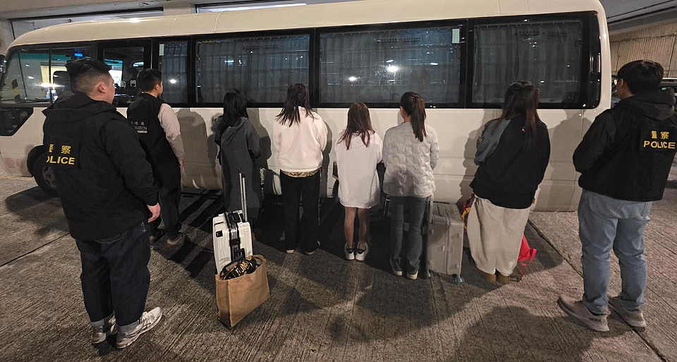警方荃灣掃黃拘8名內地女