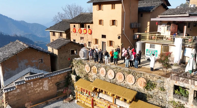 黃山歙縣：陽產土樓冬韻如畫