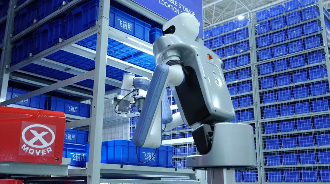 全球首創首發 成都高新區企業競逐工業具身揀選機械人賽道