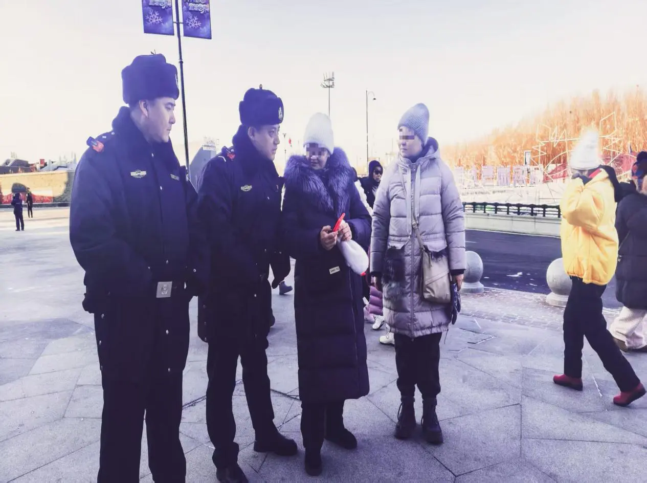 冰雪節盛大啟幕 哈市呼蘭警方為冰雪盛會保駕護航