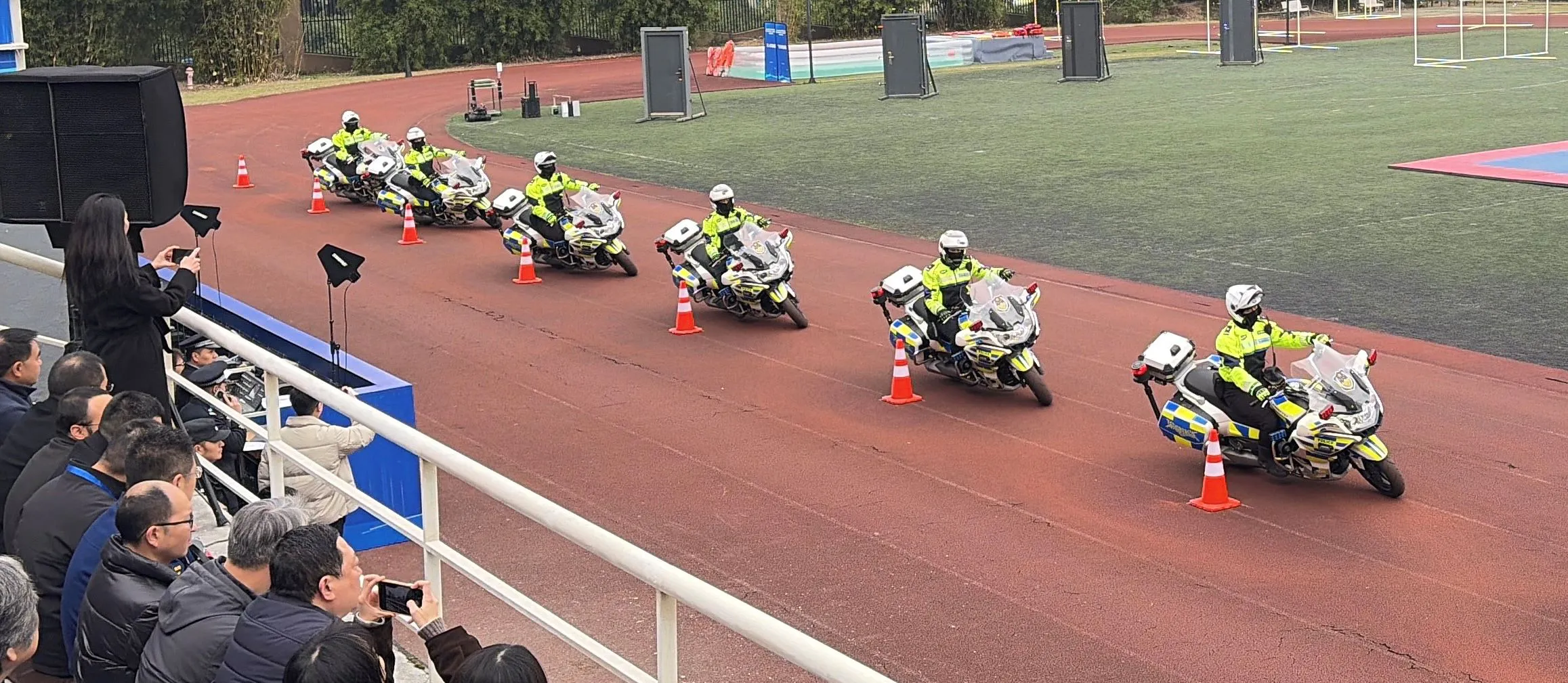 重慶警營開放日上演「黑科技」互動體驗