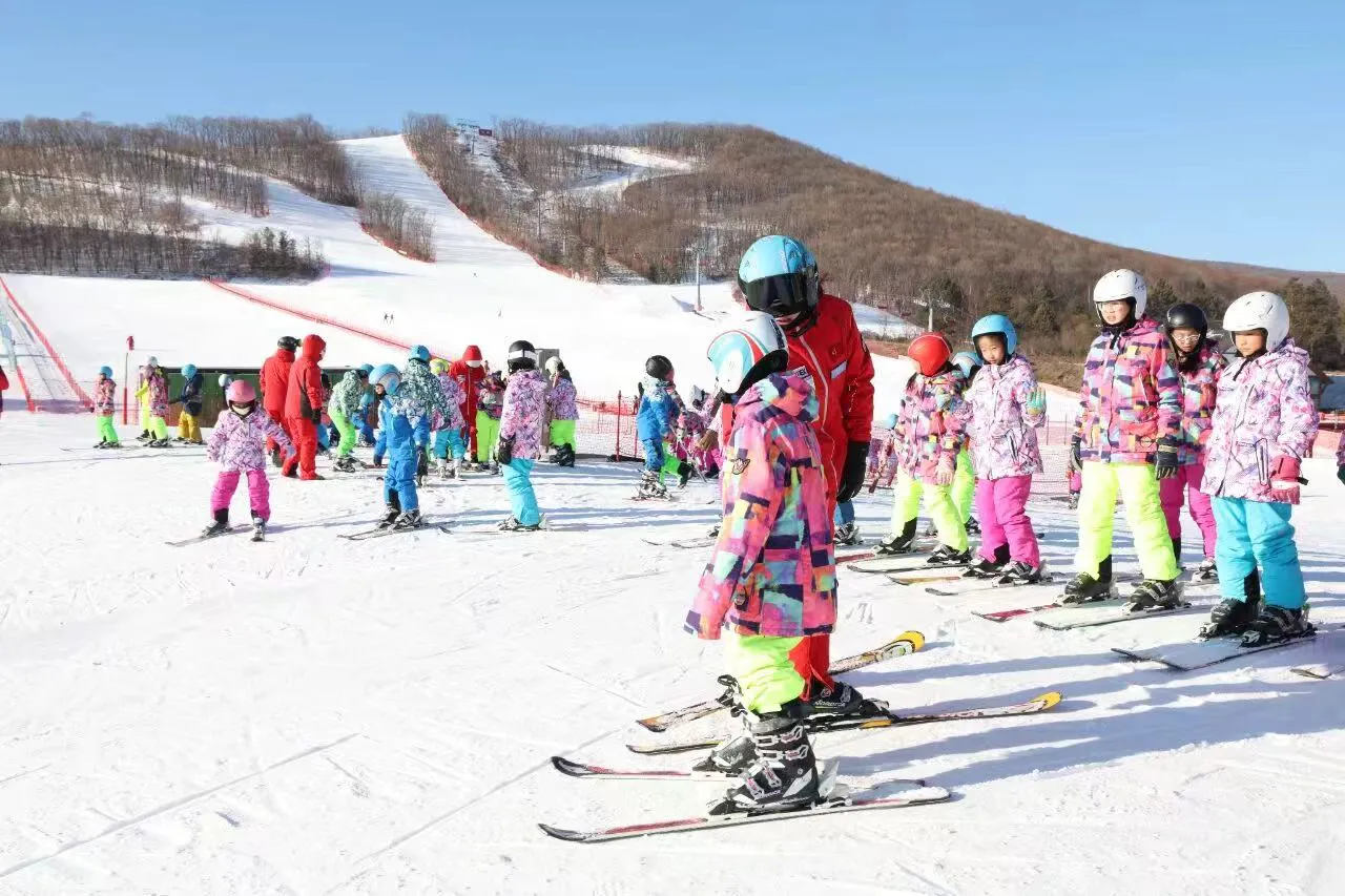 「冰超」賽事這個冬季在雙鴨山火爆出圈