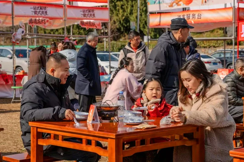 傳統年俗與現代文旅交融  皖黟縣「村碗」燃起消費熱