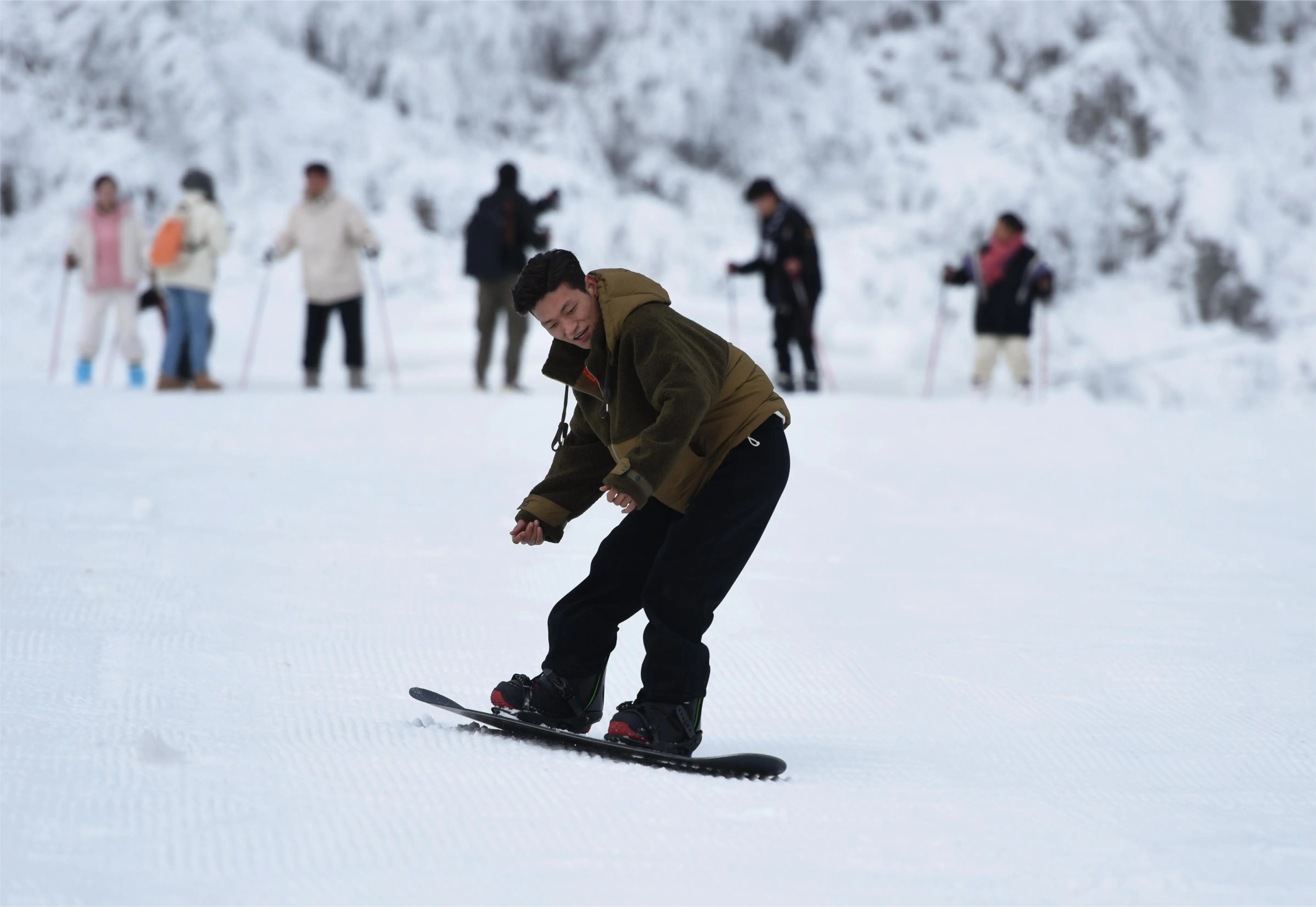貴州六盤水梅花山國際滑雪場2026雪季開板