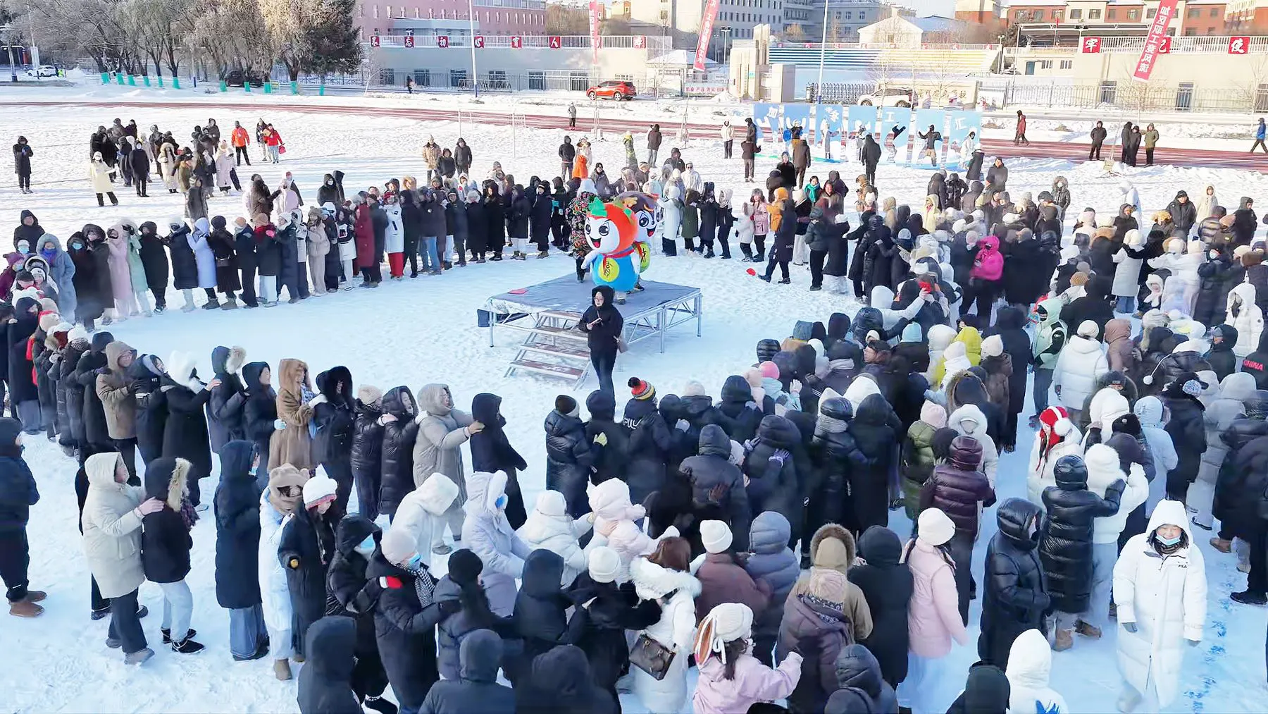 有片｜大興安嶺地區加區總工會成功舉辦2026年職工「冬趣工運匯」冰雪活動