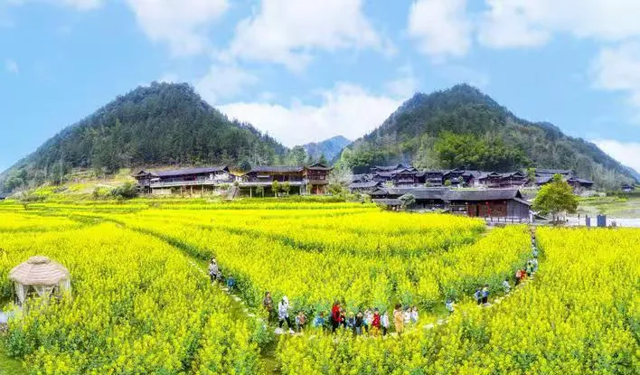 湖北宣恩：打造大山中的浪漫之城