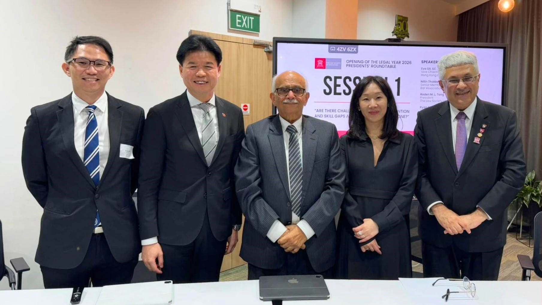 香港律師會會長湯文龍應邀出席新加坡法律年度開啟典禮 