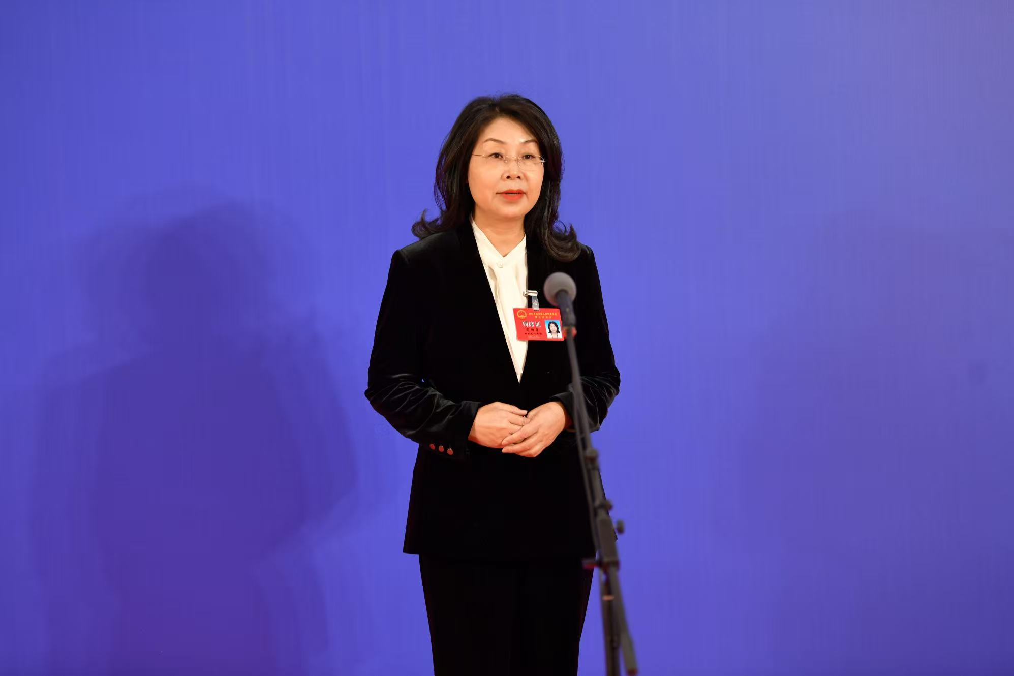 配图1：赣州市水利局党组书记、局长宋怡萍在“局长通道”接受媒体采访.jpg