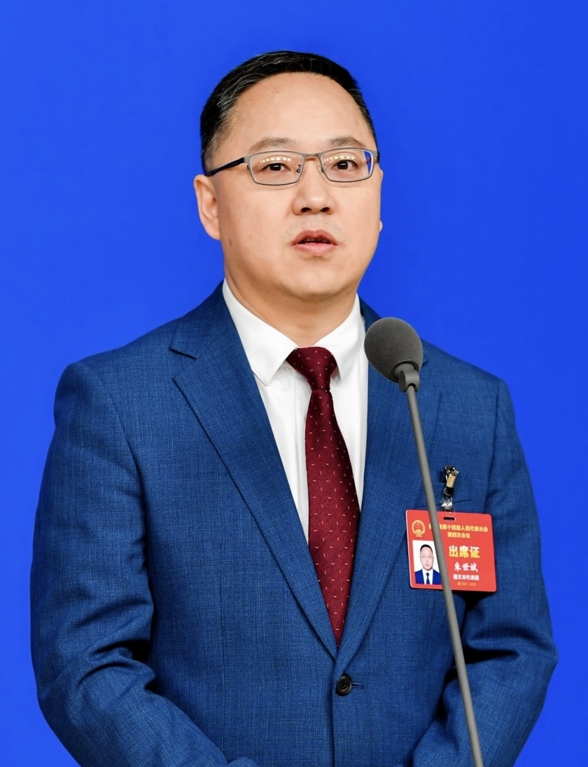 圖:貴州省人大代表、遵義國家經濟技術開發區管委會副主任、匯川區區長朱世斌.jpg
