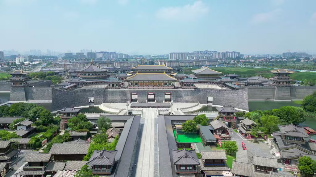 襄陽唐城影視基地.jpg