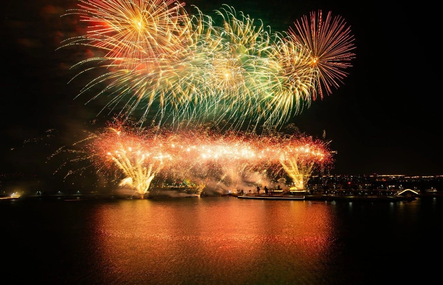 圖二：煙花秀現場。鄧文祥攝.jpg