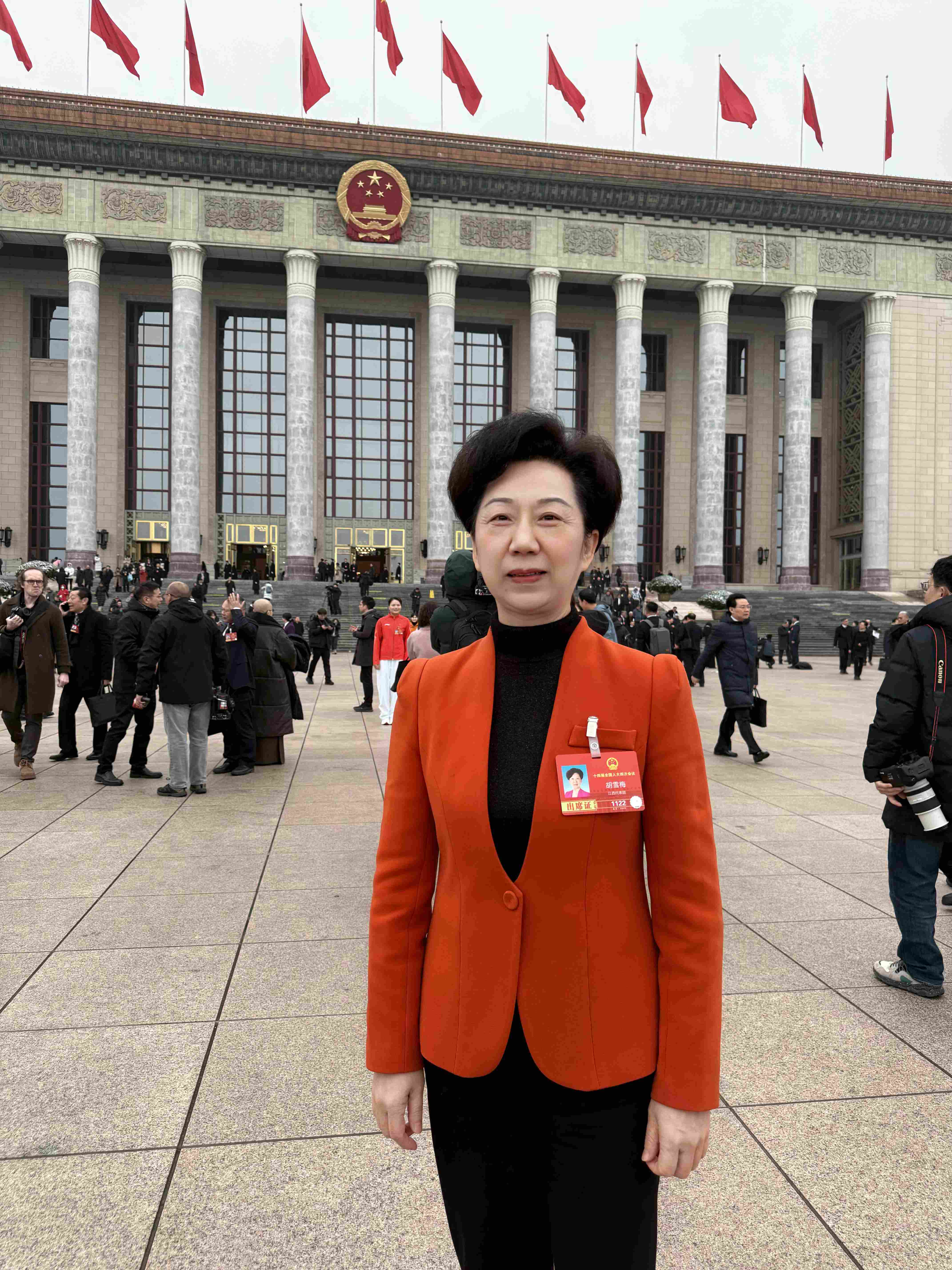 图：胡雪梅(1).jpg
