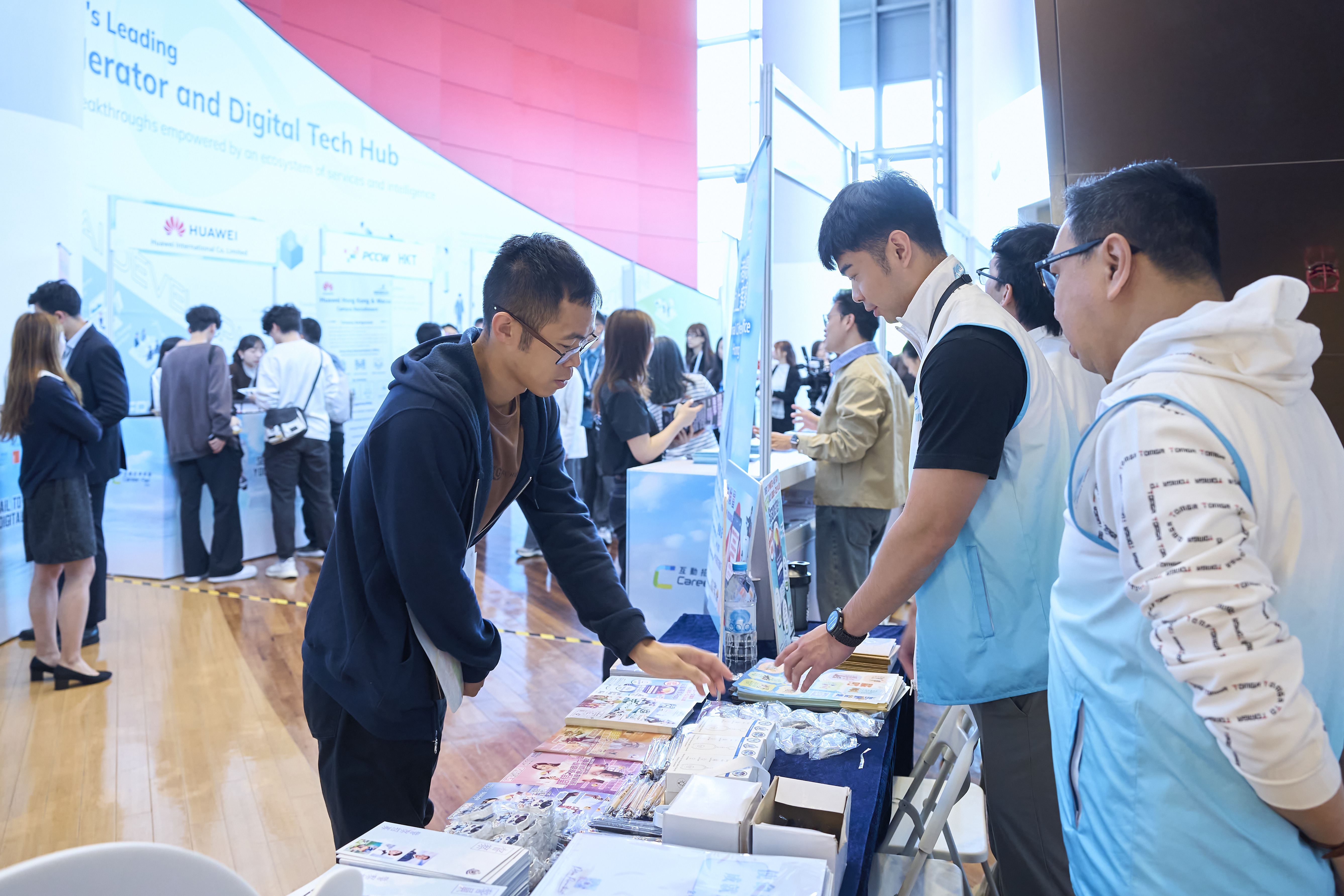 9. Cyberport Career Fair 2026 Highlight (5).jpg