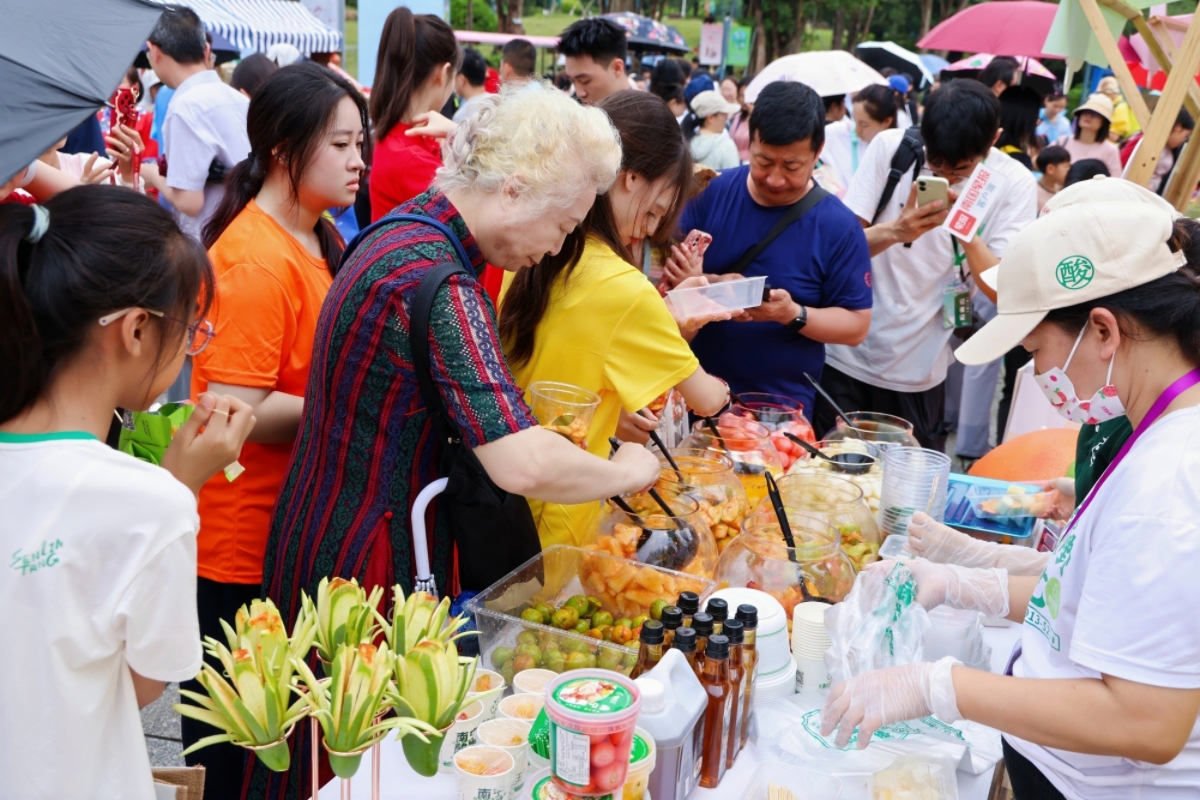 1、2026「春假暢購 三三有禮 品味廣西」主題市集現場（主辦方供圖）.jpg