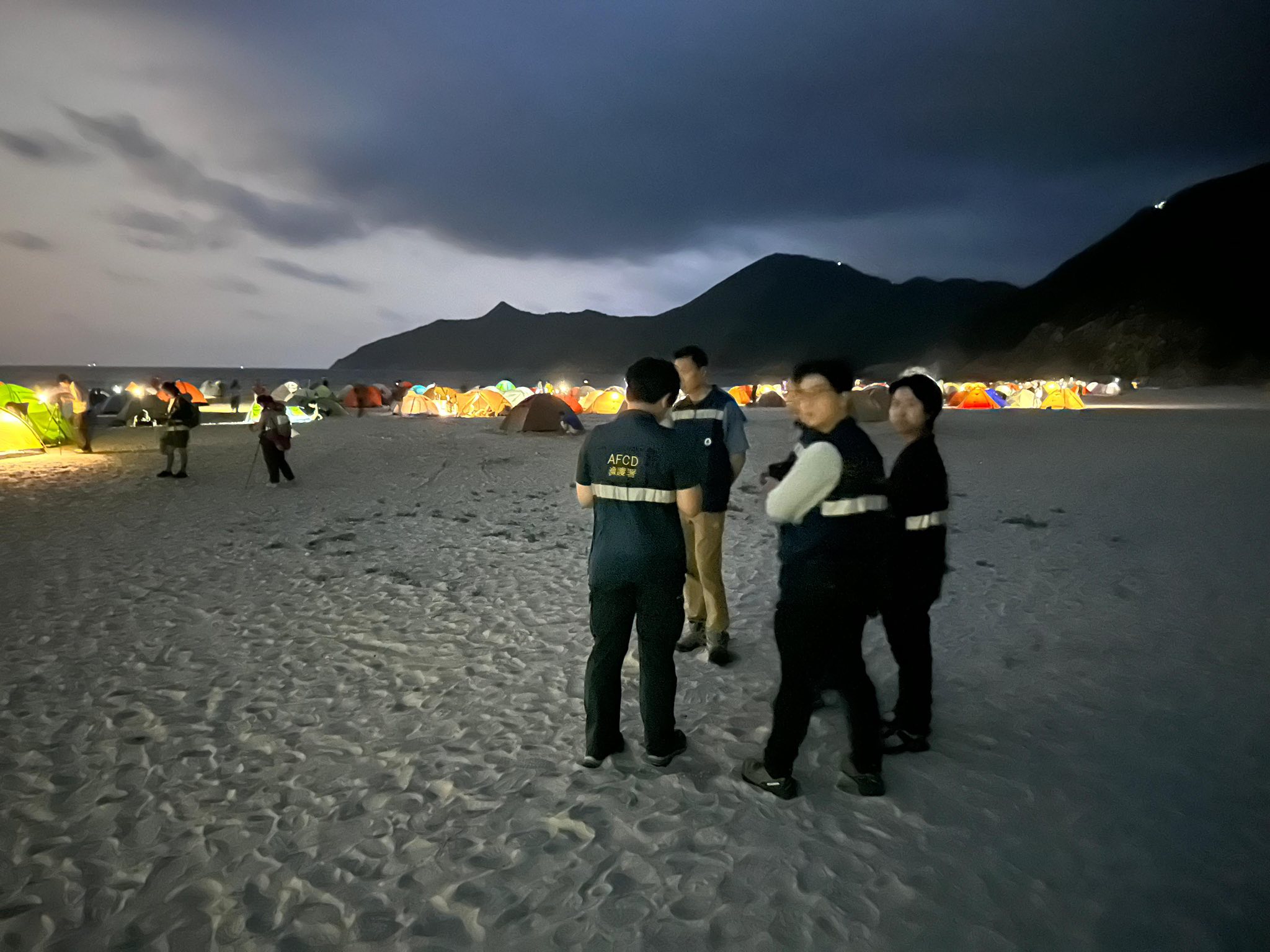 漁護署加派人員日夜巡邏及駐守西貢三個熱門露營地點.jpg