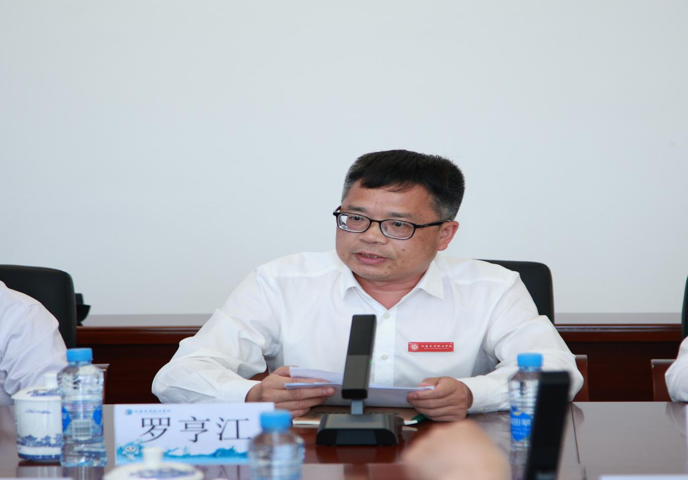 圖2：羅亨江在預備會上致歡迎辭.jpg