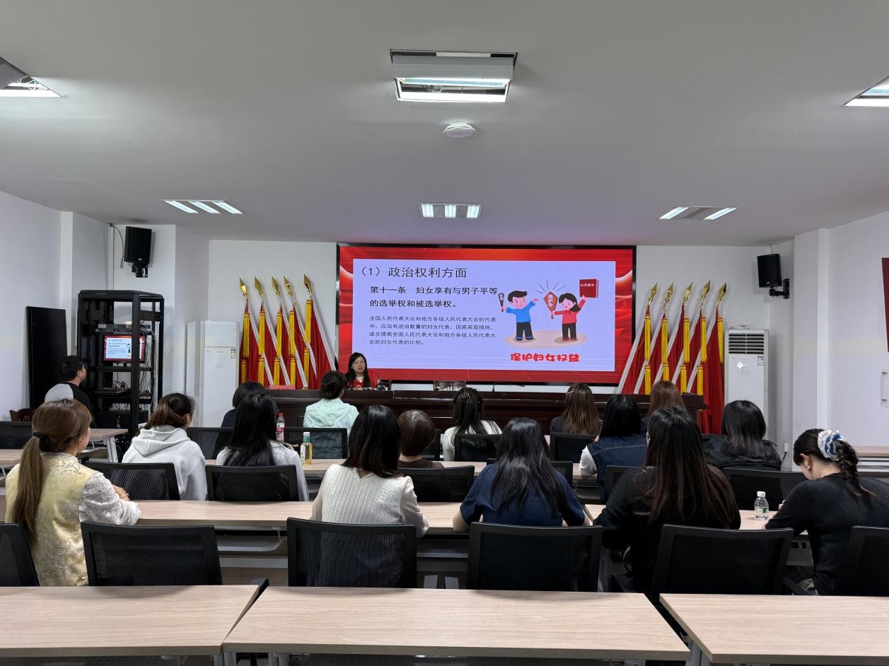 圖1：志願者解讀《中華人民共和國婦女權益保障法》核心條款.jpg