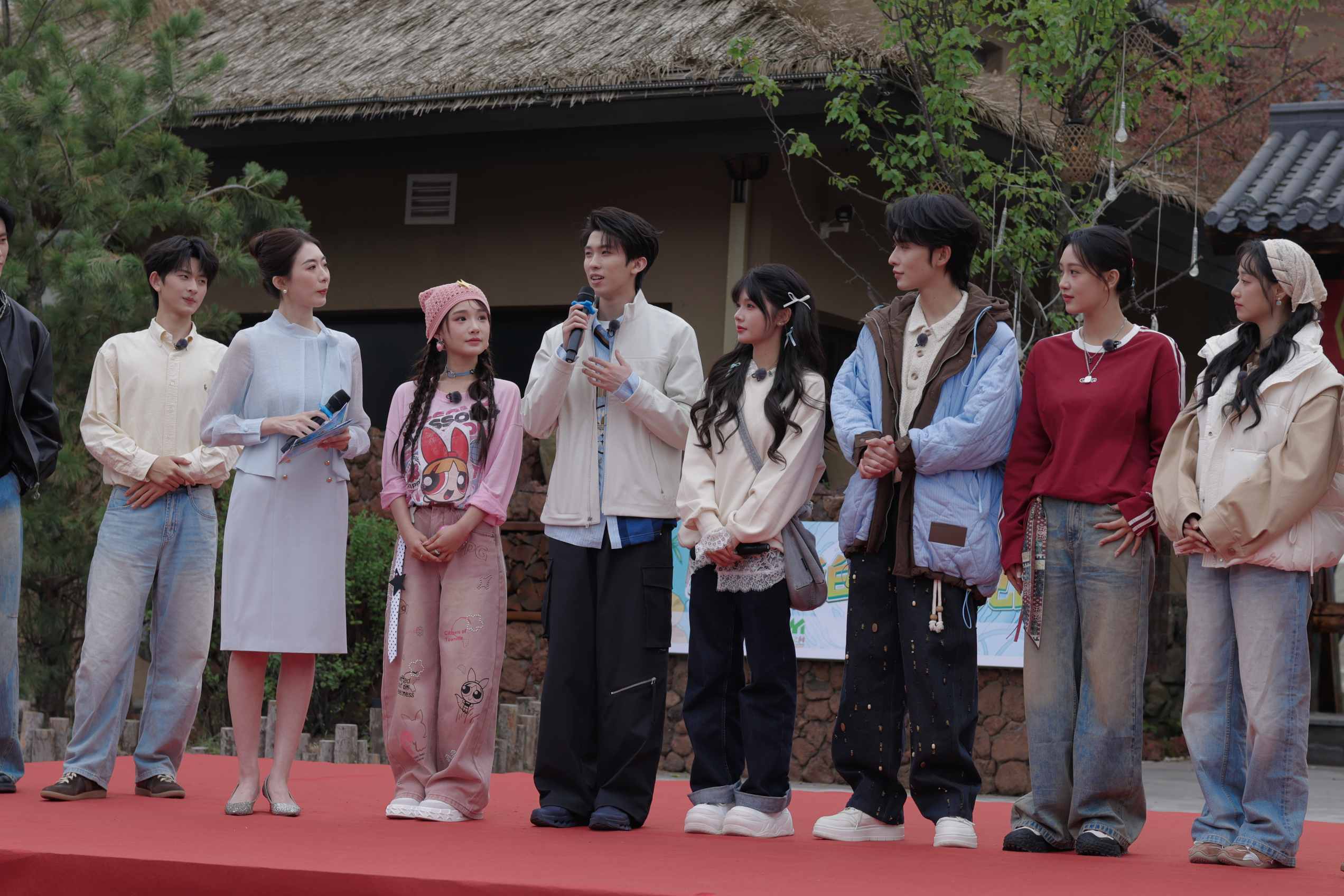 圖說一:在吉林長白山,《短劇X家族》媒體見面會剛剛落下帷幕.jpg