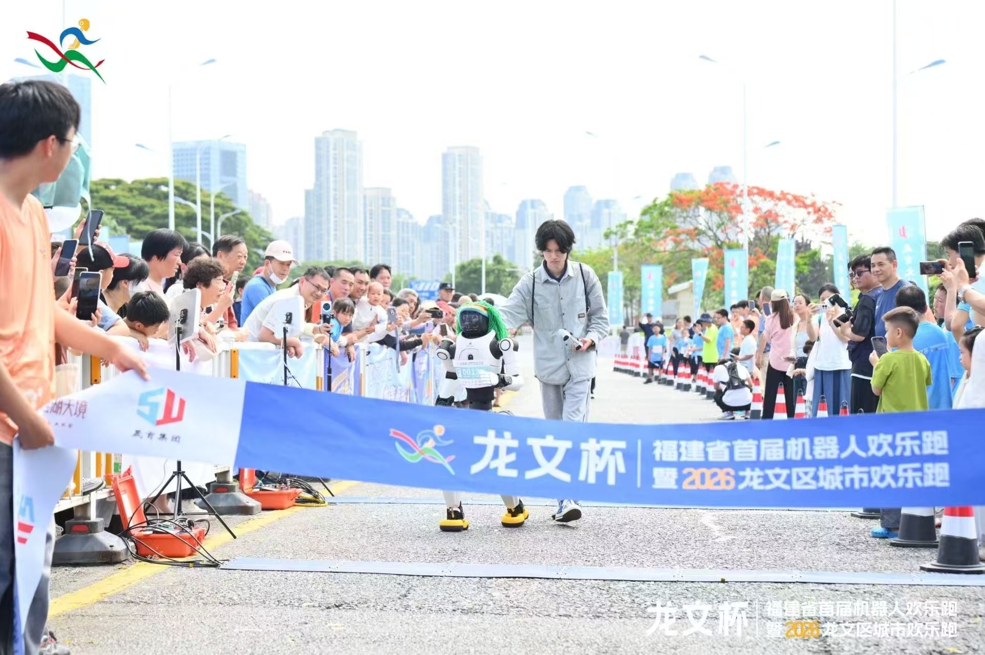 圖三:機器人歡樂跑終點.jpg