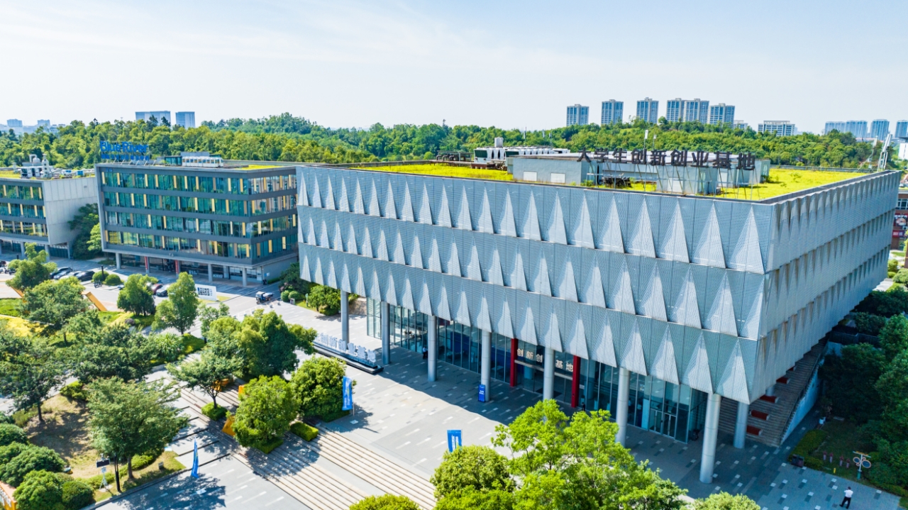 望城經開區大學生創新創業基地.jpg