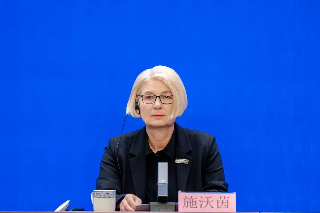 2702.jpg