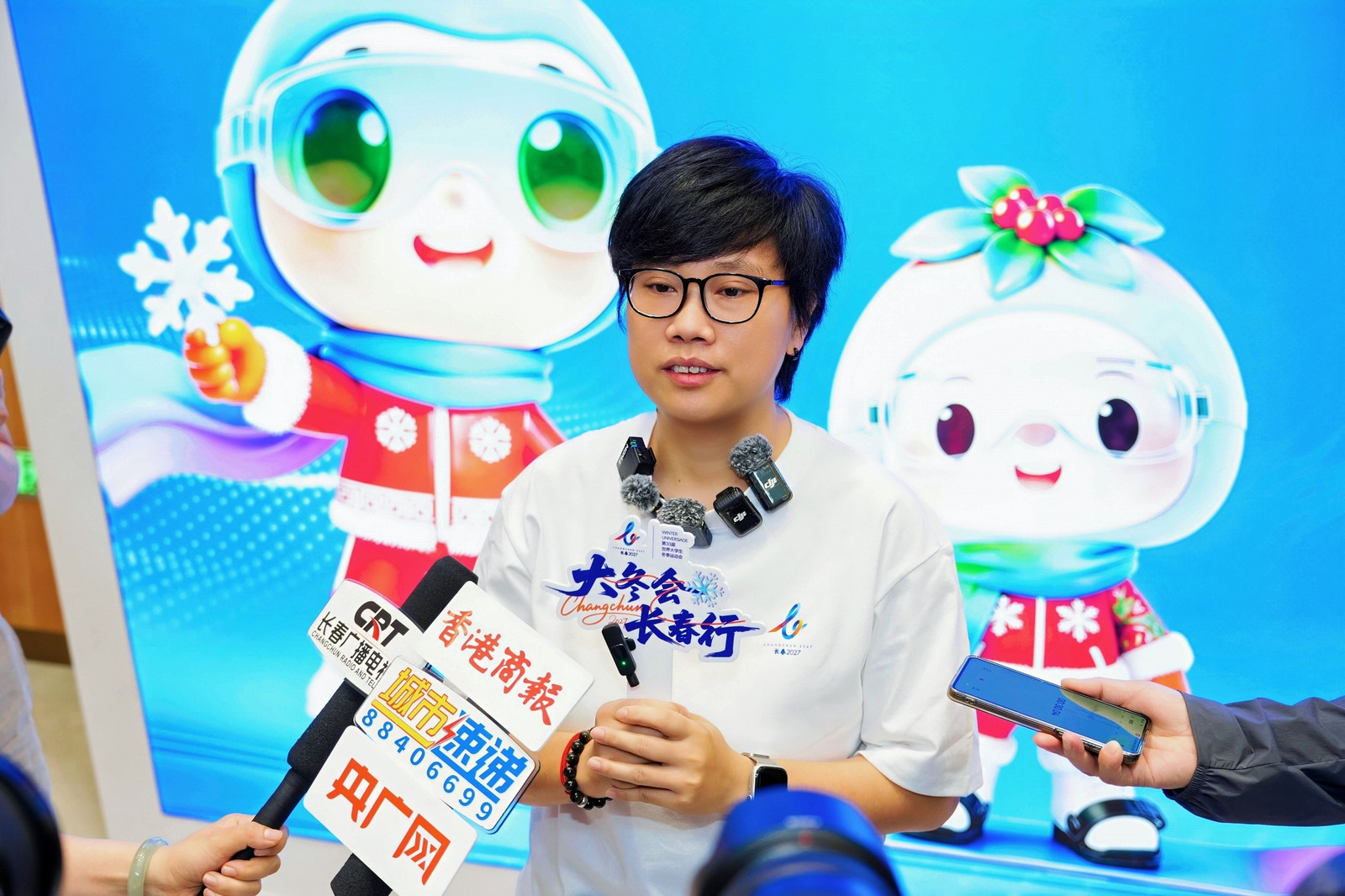 圖說一：四川博章品牌管理有限公司長春大冬會項目負責人周杰接受記者採訪.jpg