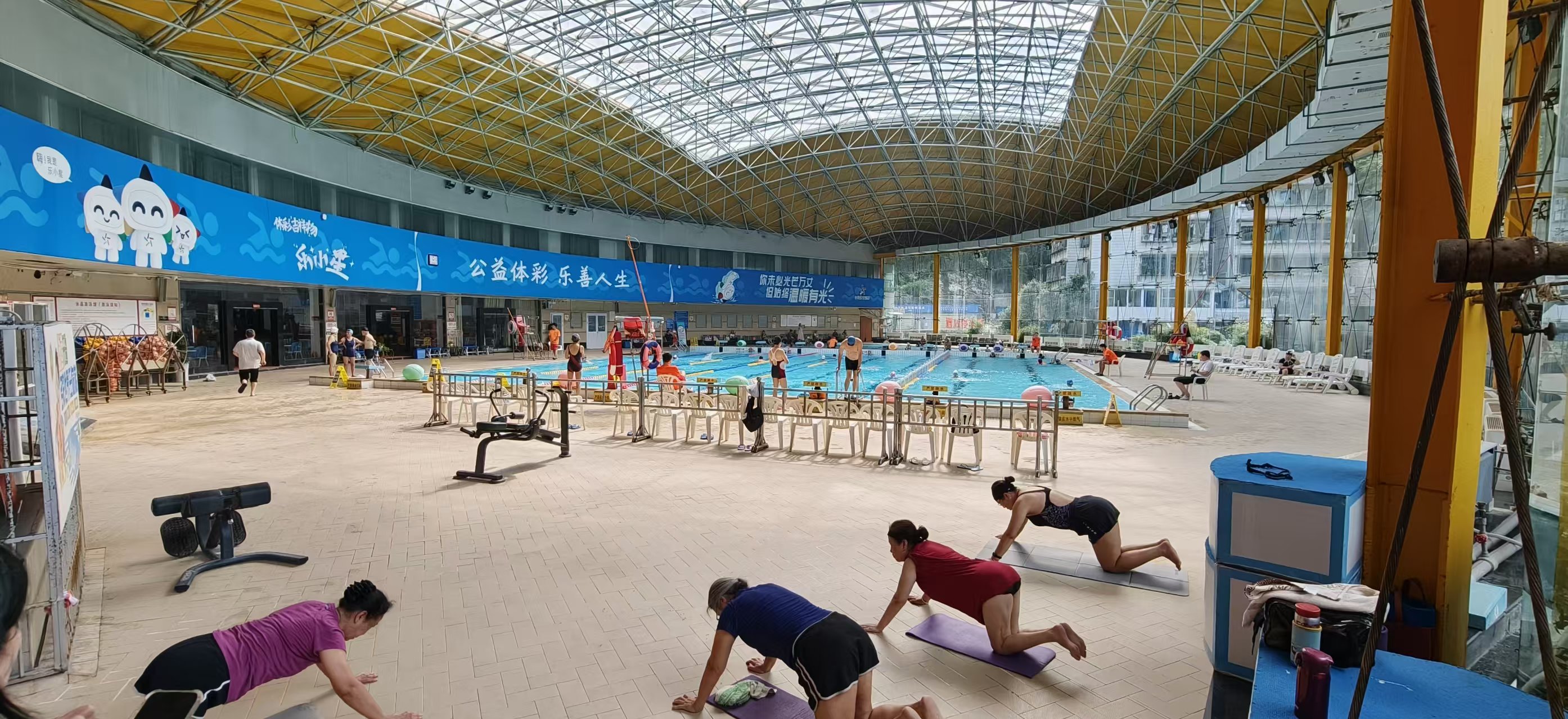 圖4:貴陽水晶游泳館室內泳池.jpg