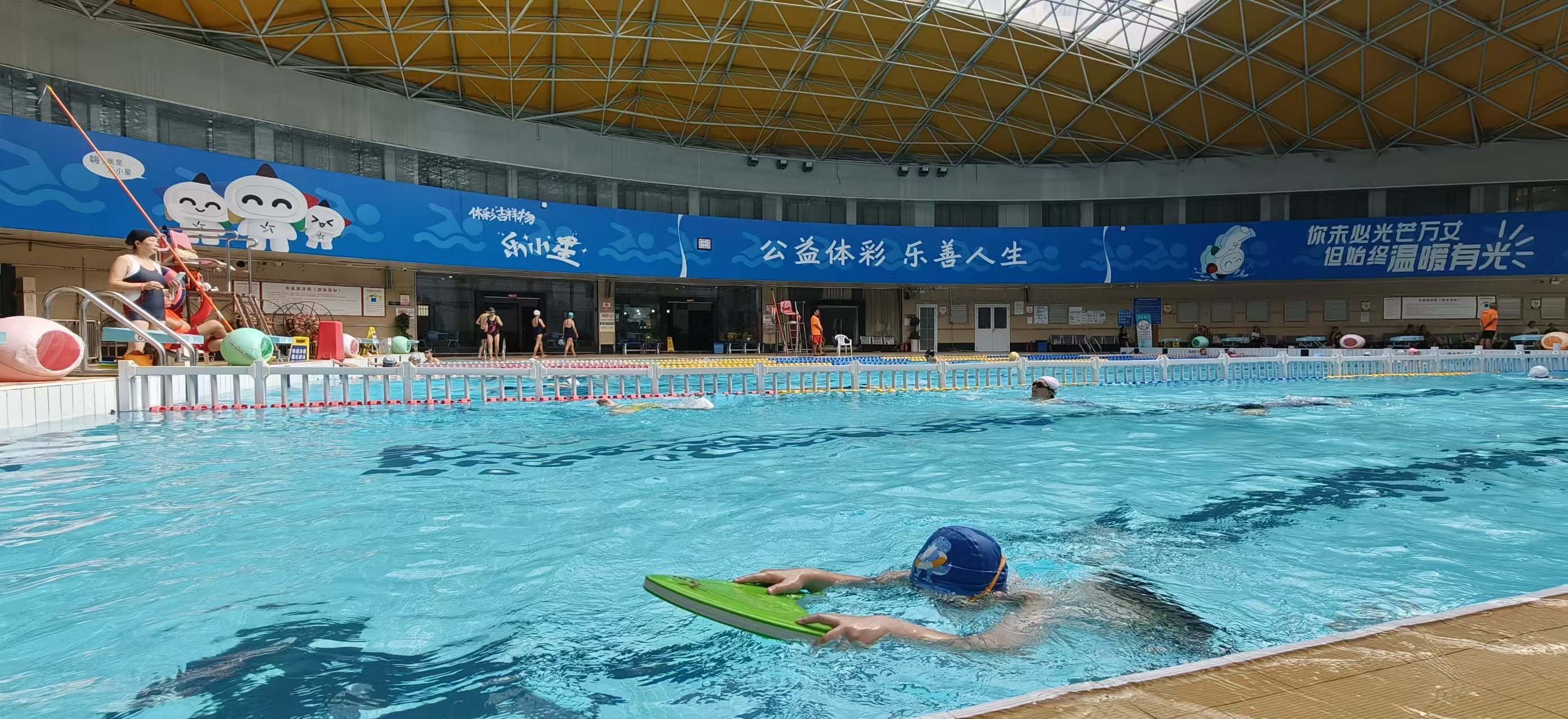 圖6:貴陽水晶游泳館室內泳池.jpg
