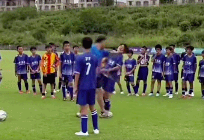 毆打.gif