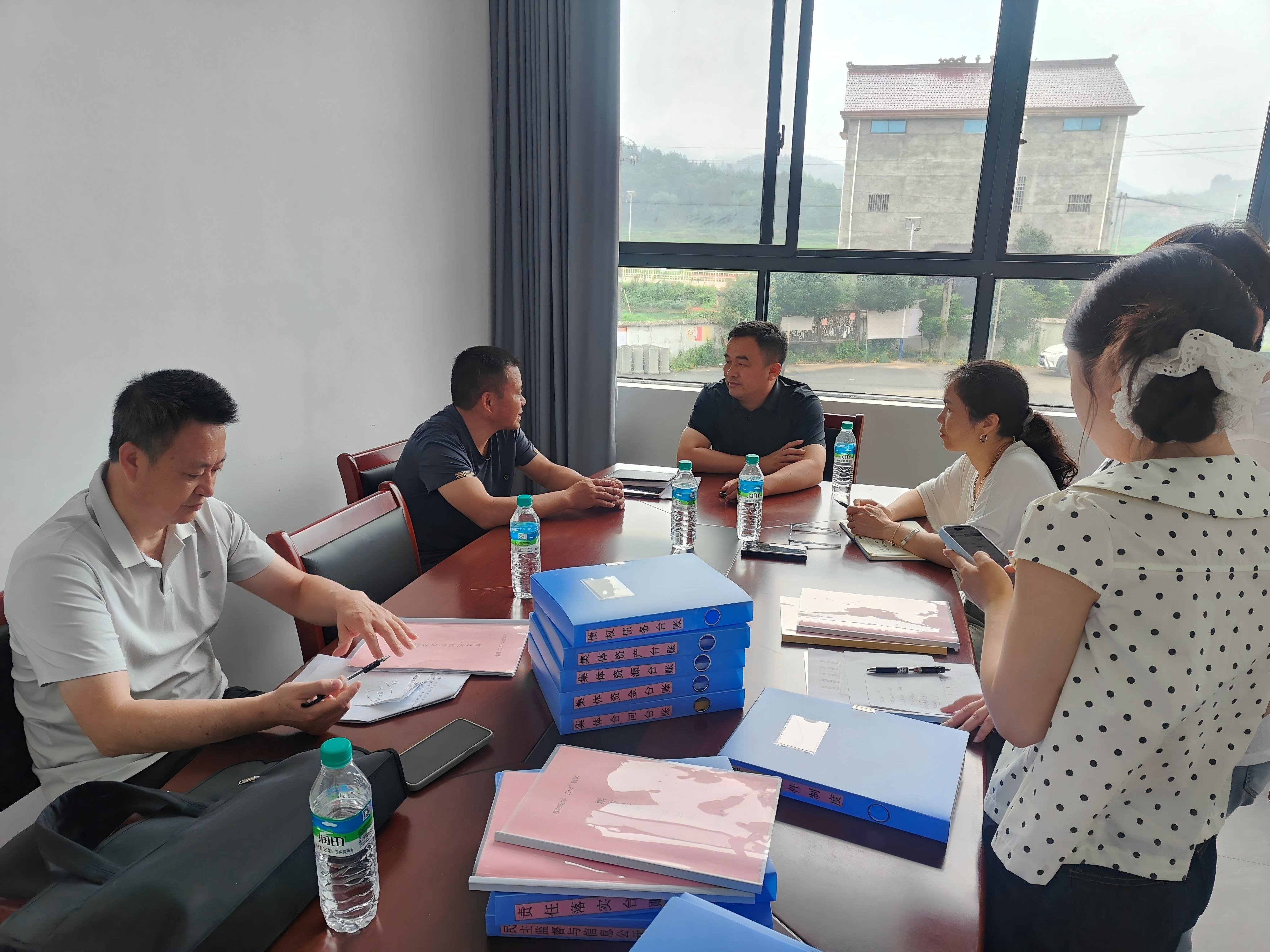 图2：万年县“三资”管理调研会(1).jpg