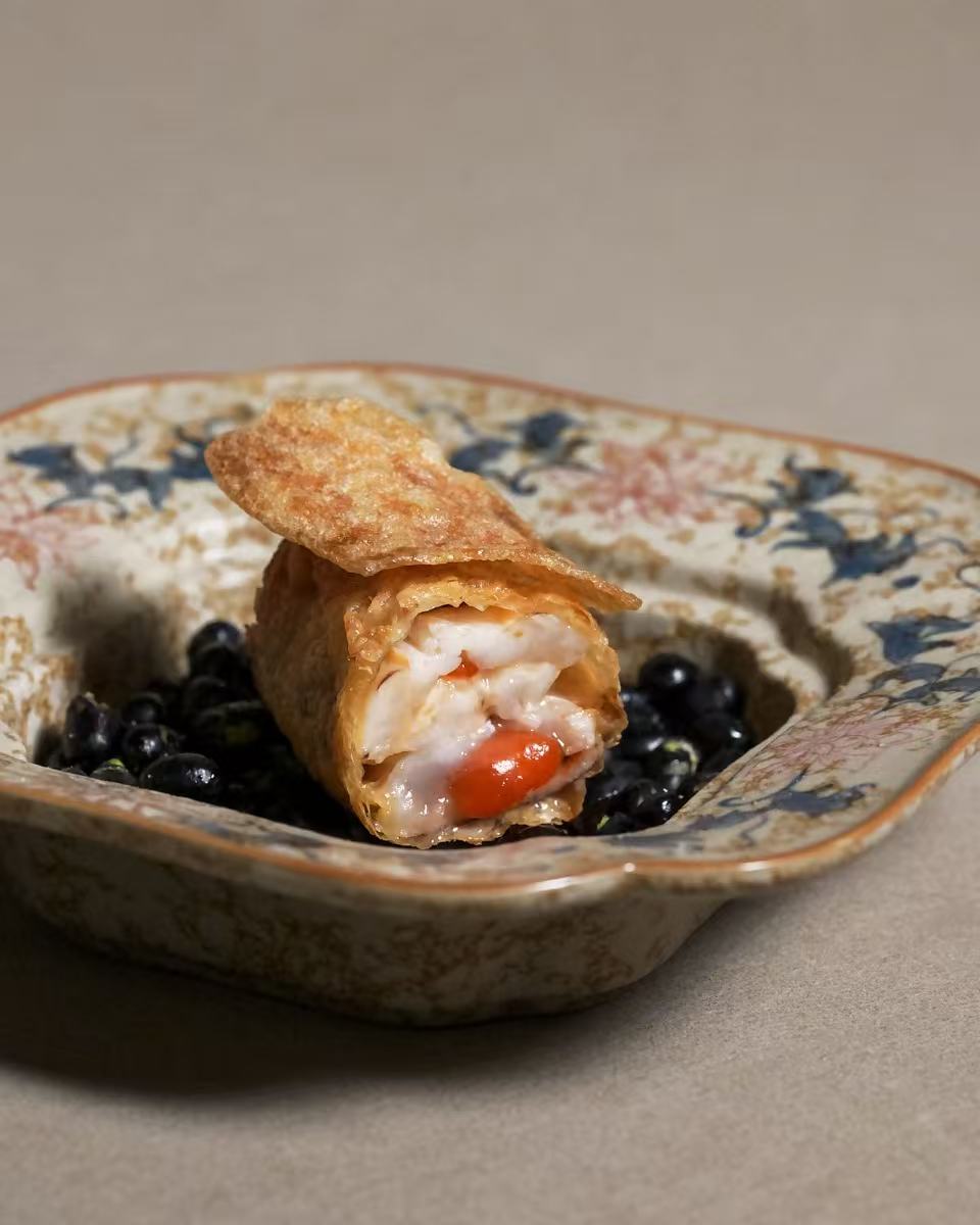 腐皮小芒森甜酒溏心蝦蛄卷Marinated Mantis Shrimp Beancurd Roll with Petit Manseng Wine.jpg