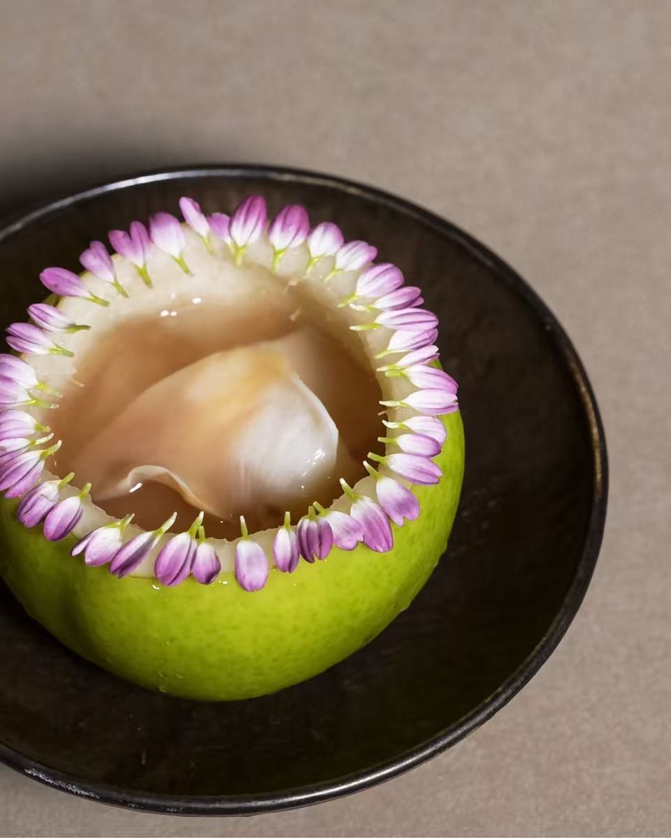 翠梨川貝蝴蝶蚌冷湯 Chilled Pear Soup with Fritillary Bulb and Buttery Clam.jpg