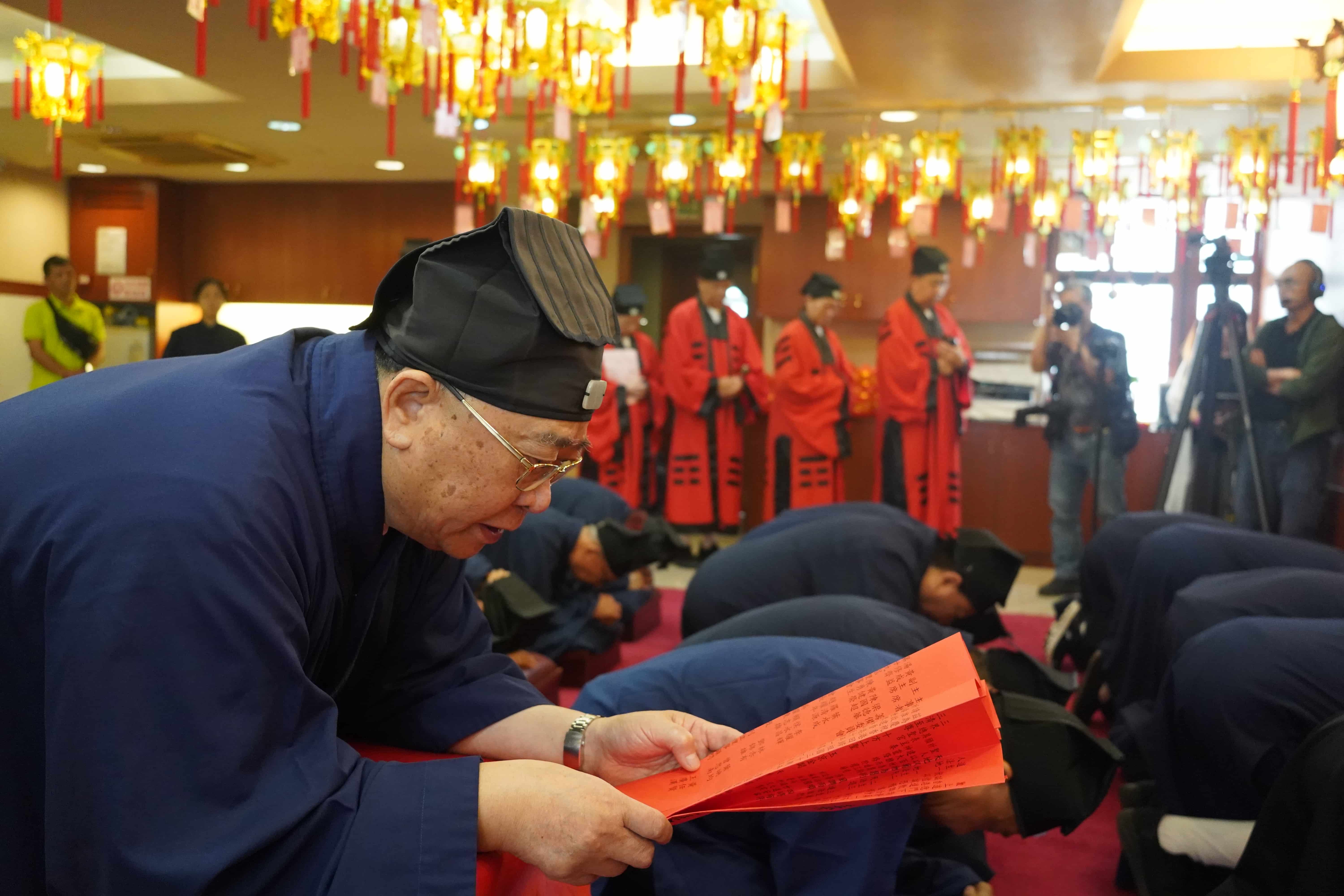 香港道教聯合會主席梁德華道長恭宣表文.JPG.jpg