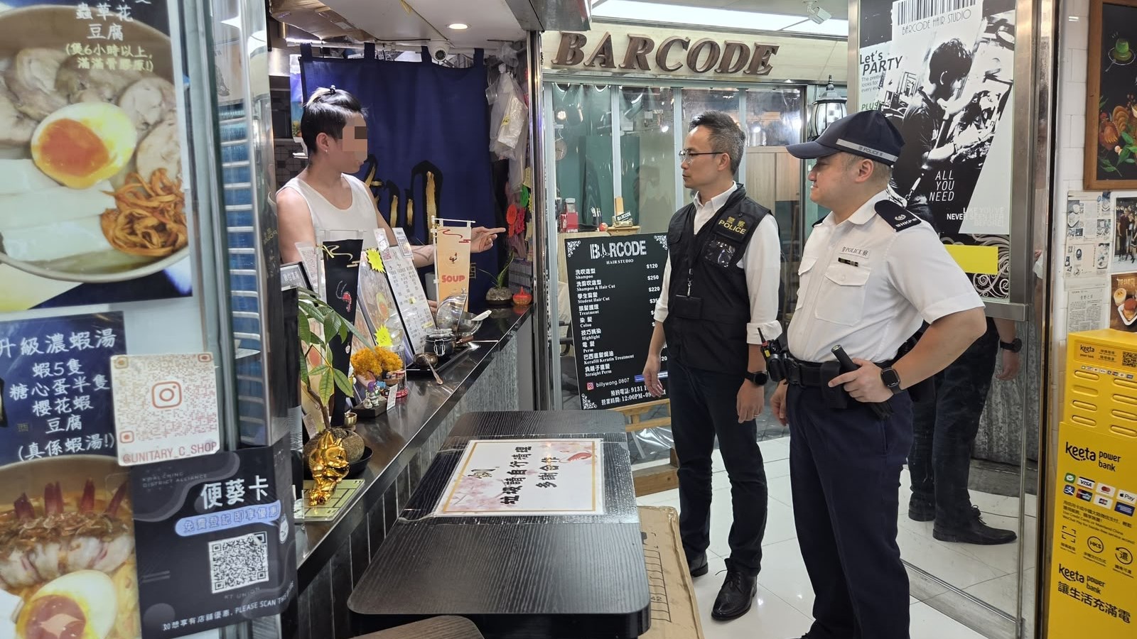 葵青警區指揮官於葵涌廣場巡視 (1).jpeg