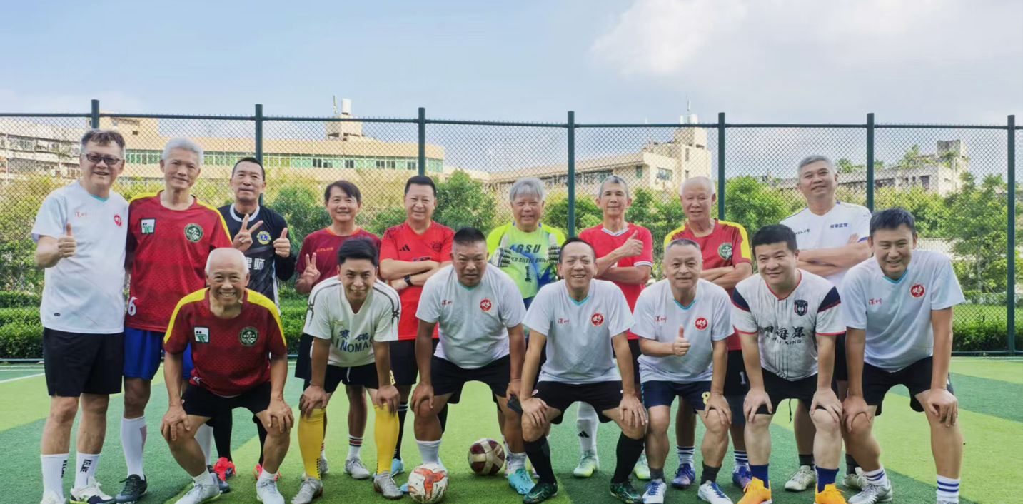 香港GSU對深圳健步足球隊.jpg