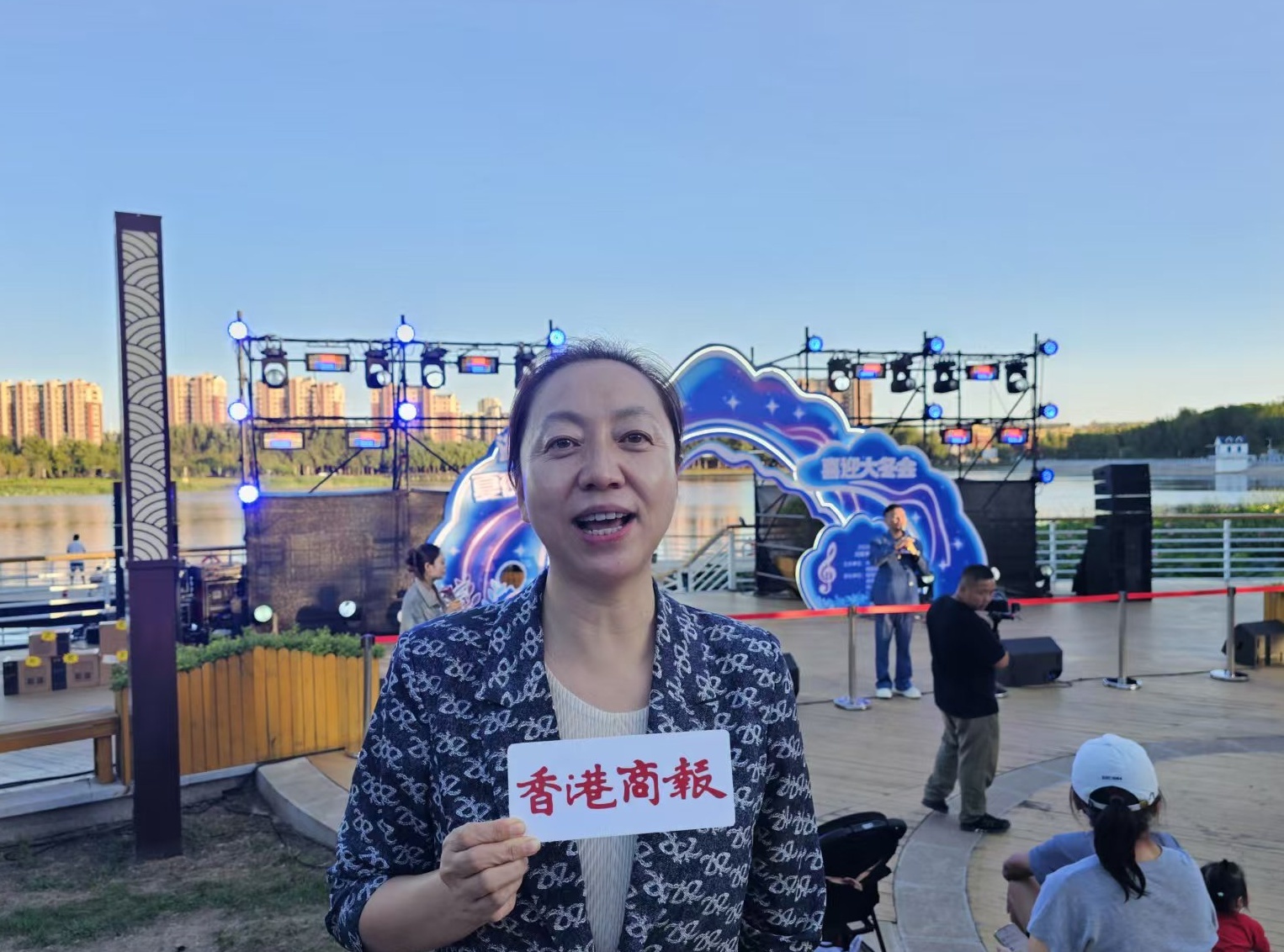 圖說二:綠園區文化館館長崔麗妍接受記者採訪.jpg