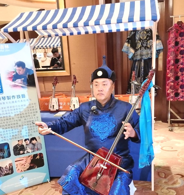 圖說二：馬頭琴製作技藝傳承人白蘇古郎.jpg