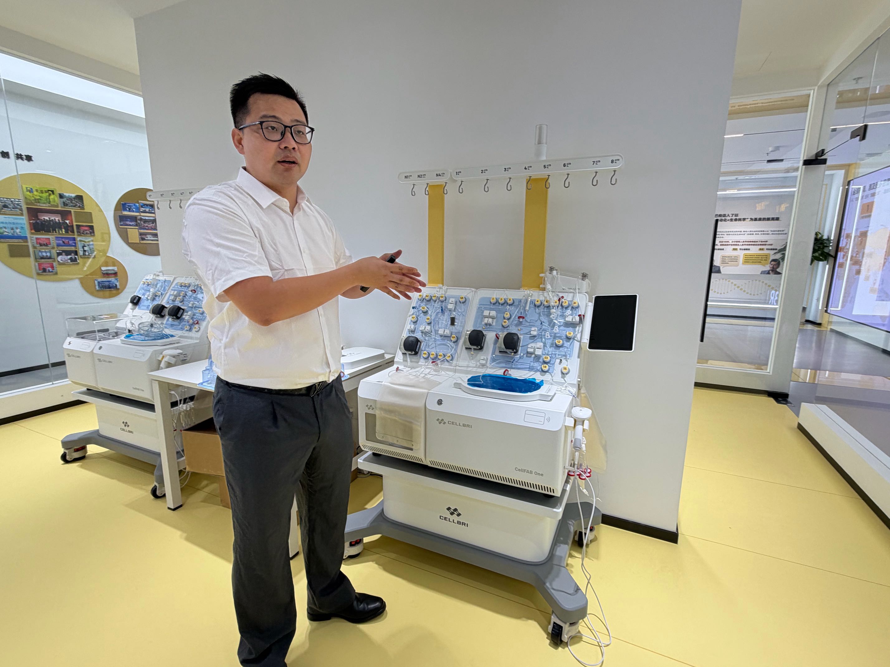 圖二：賽橋生物研發的細胞製備一體機.jpg