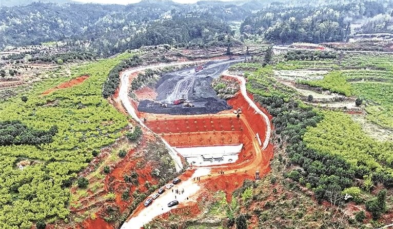 圖2:楊梅片區煤矸石填溝造地綜合利用項目現場 陳振忠 攝.jpg