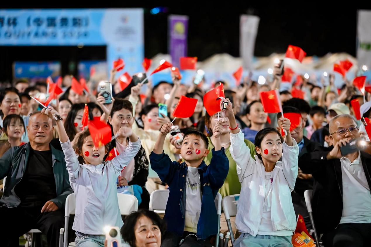 图2：比赛现场氛围热烈.jpg