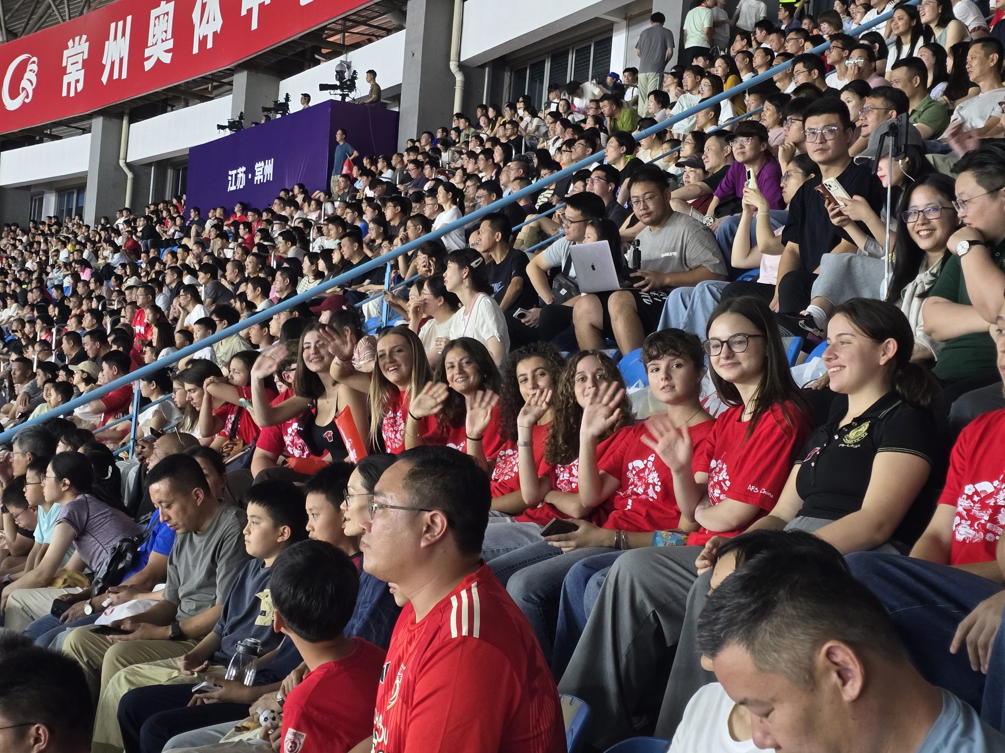 圖9:當日常州隊還獲得來自意大利的AFS國際交換生入場支持.jpeg