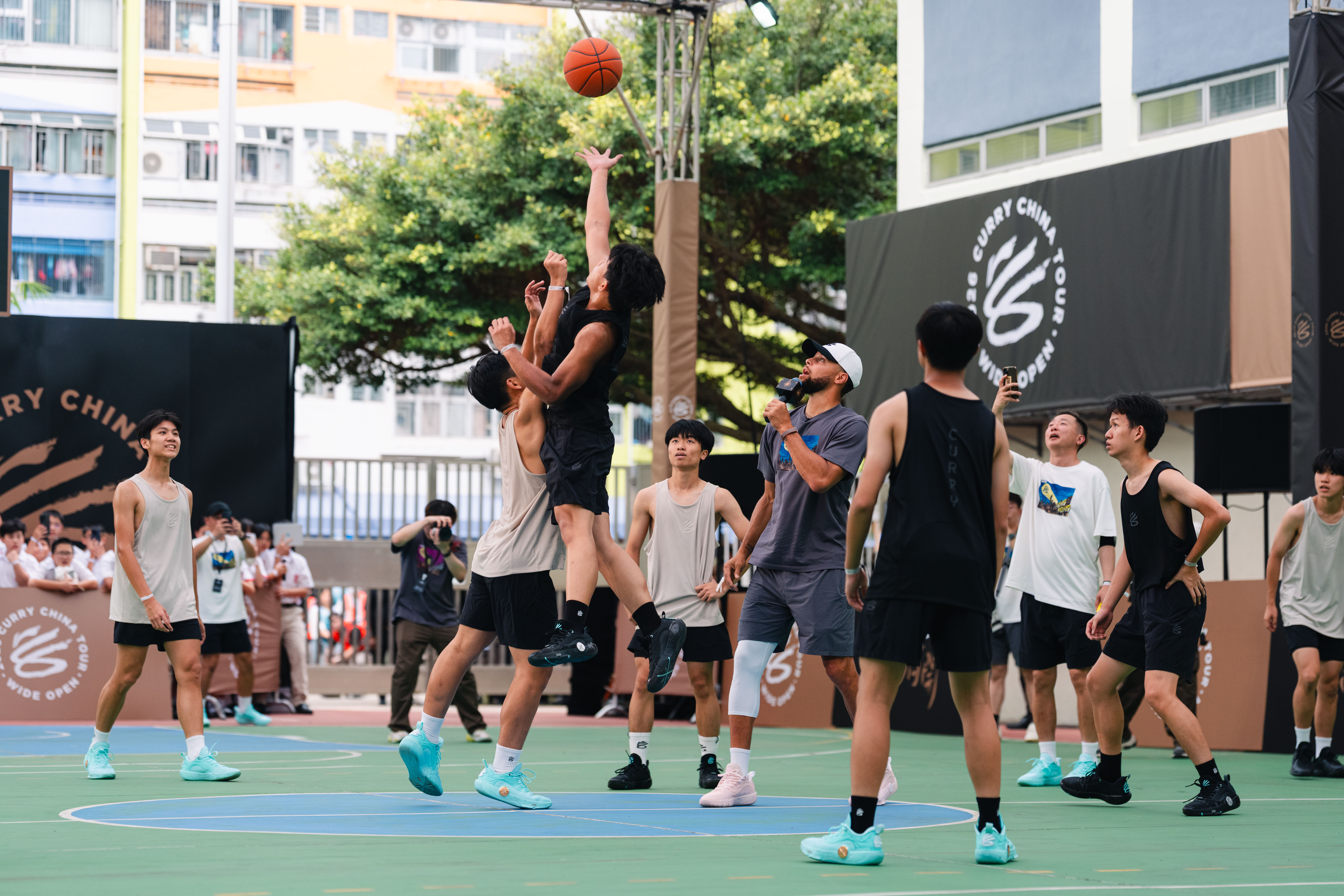 Curry Hong Kong Tour_Photo2b.jpg