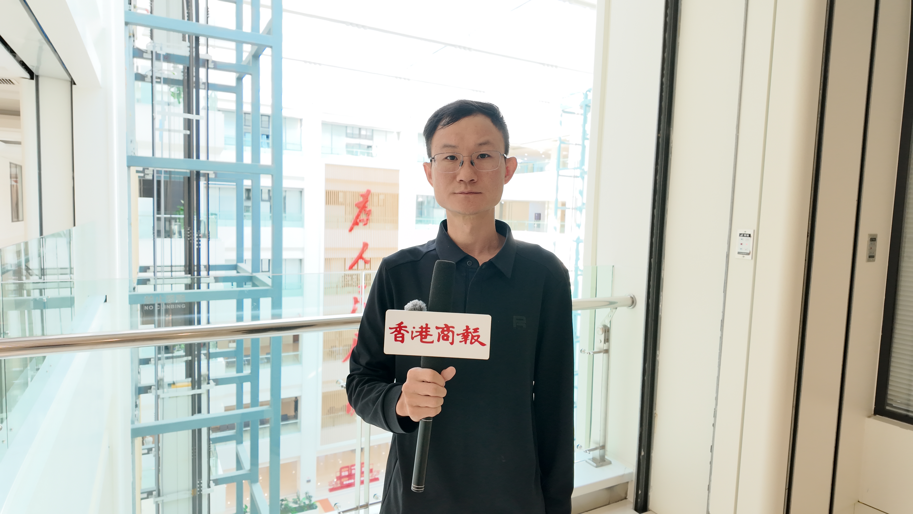 劉闖接受本報採訪.jpg